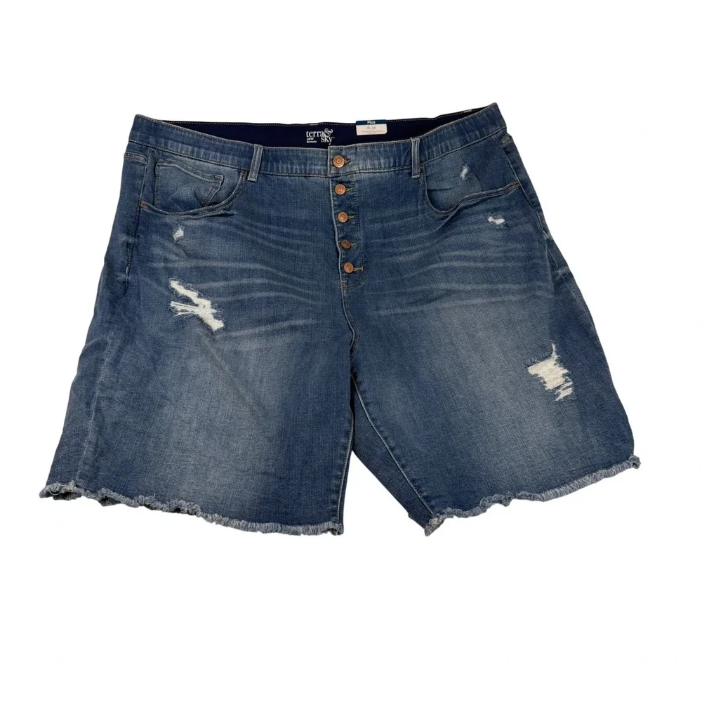 Terra & Sky Plus 28W Bermuda Short Light Wash Distressed Button Fly TummyControl